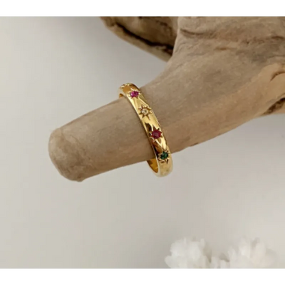 Vakker gullring for damer