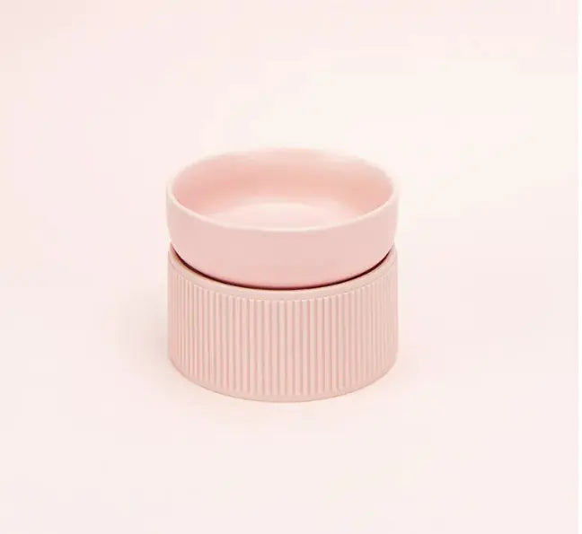 Katteskål i keramikk